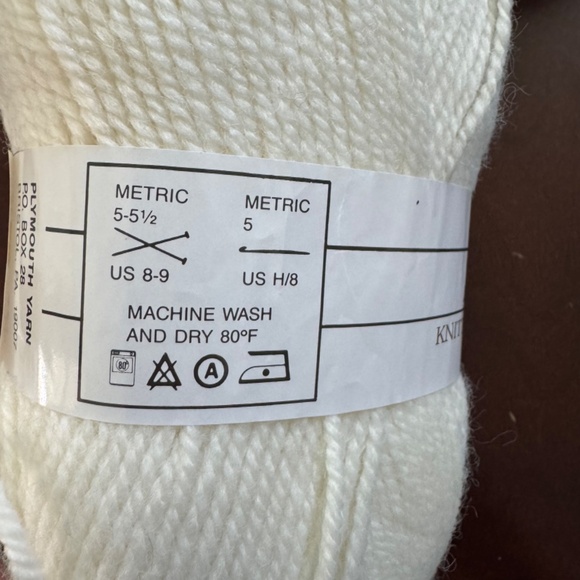 Set of 4 Skeins of Plymouth Encore Knitting Worsted Weight Yarn Off White - Picture 6 of 7